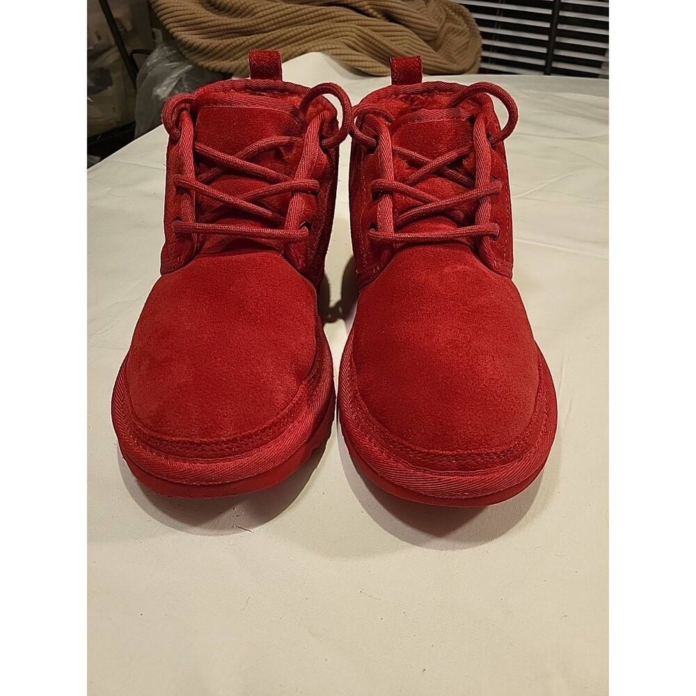 UGGS size 6 women's lambs Wool And Suede RED Boot In Very Good Shape, No Flaws